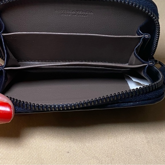 Bottega Veneta Zipped Card Case - Picture 7 of 15